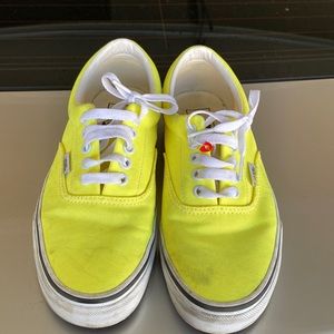 Vans color Neon Yellow “Van Off The Wall” size unisex